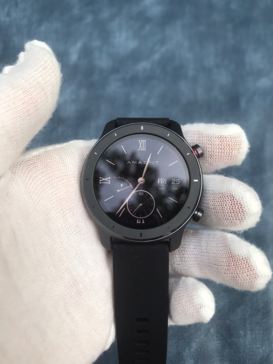 华米gtr42mm。
