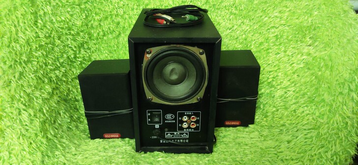 电脑音响，音质挺好的，电脑坏了之后就没用过...