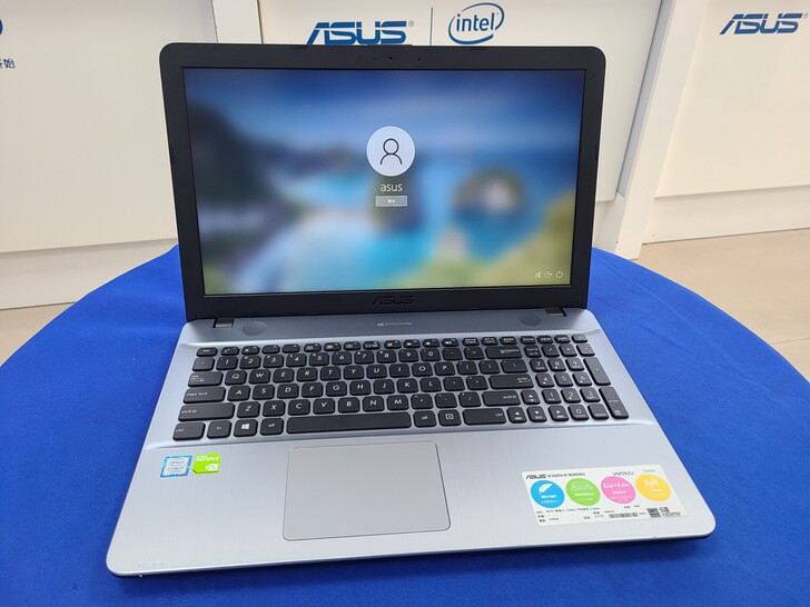 华硕笔记本，成色新，i7 处理器，4G内存...