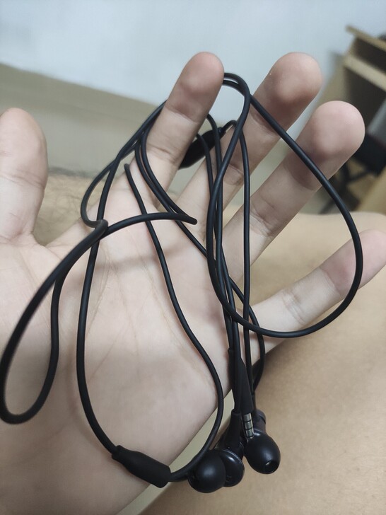 小米原装耳机留着没用,出了