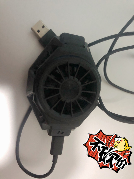 手机散热器，手游吃鸡王者必备，拒绝决赛圈因...