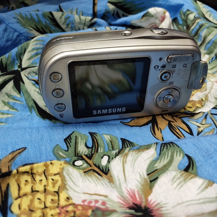 SAMSUNG A40