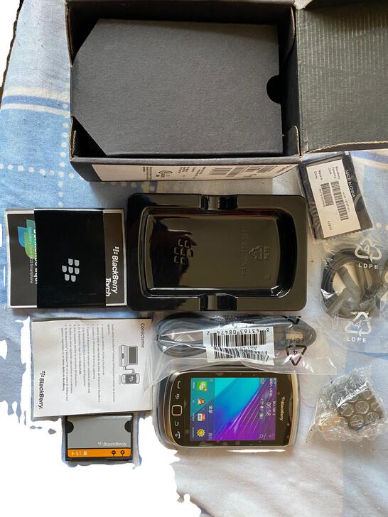 黑莓9810智能触摸键盘 品牌：Black...