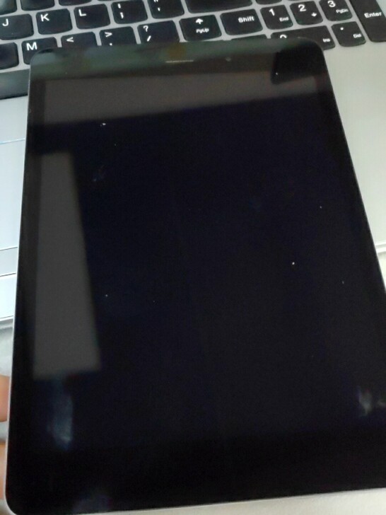 闲置平板电脑，可插卡，打电话、上网均可。也...