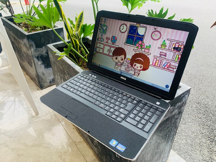 女生  i7戴尔笔记本电脑 成色嘎嘎新 1...