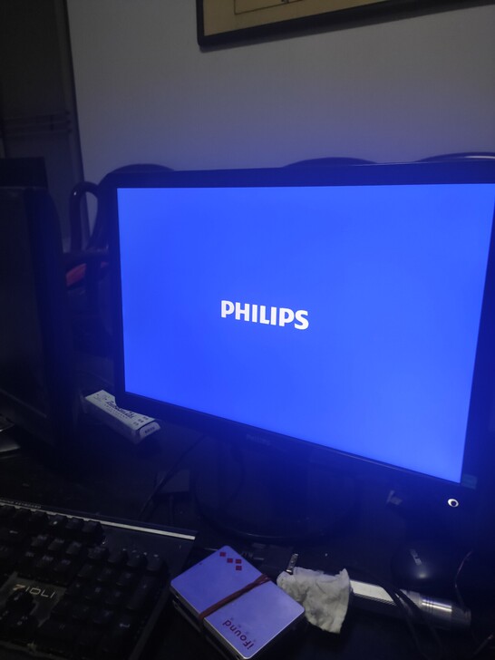 飞利浦19寸显示器,家里换了新的换下来的飞...