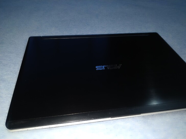 华硕笔记本,电脑完好没修过。需要的可以看看...