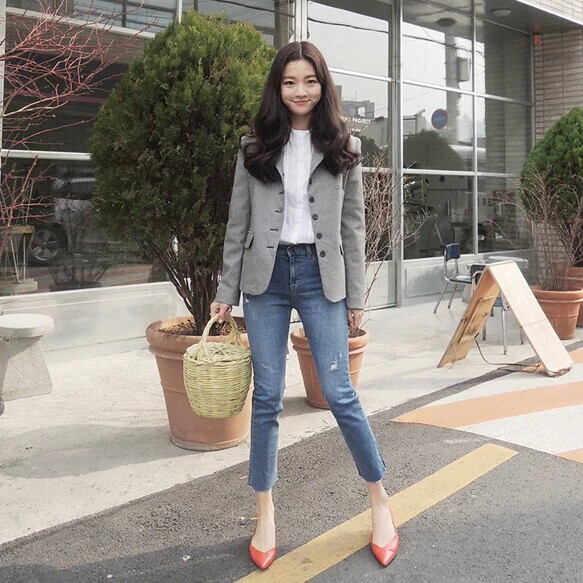 【好质量 巨显瘦】复古高腰直筒牛仔裤