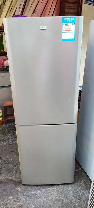 海尔9成新冰箱出售鹤城区内送货质量保证