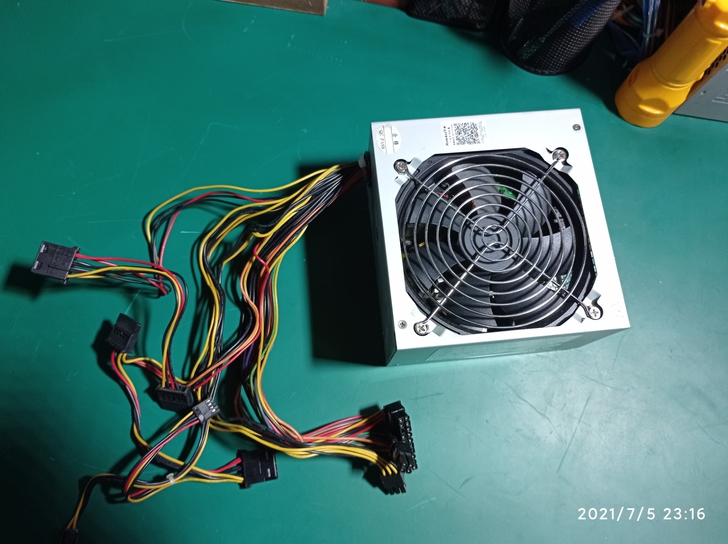 航嘉冷静王 额定300W电源