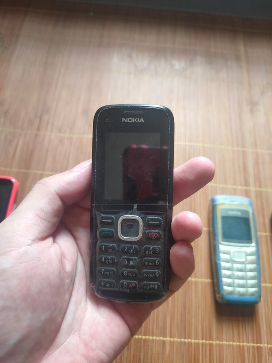 诺基亚c1-02，手机，卖情怀， 闲置5年...