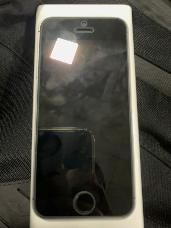 慢出一台iphone se一代,16GB,...