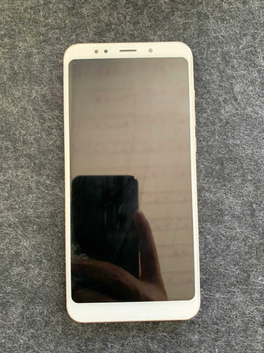 红米5plus 4+64g 原装机 9新...