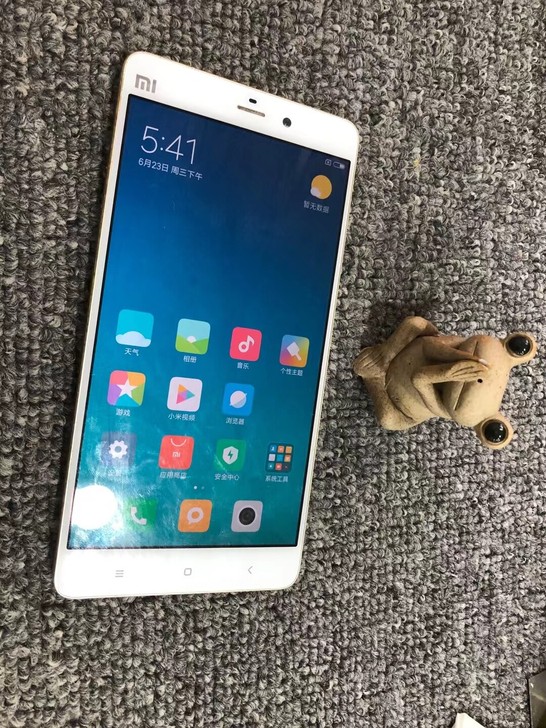 小米notepro 4g+64G白色 成色...
