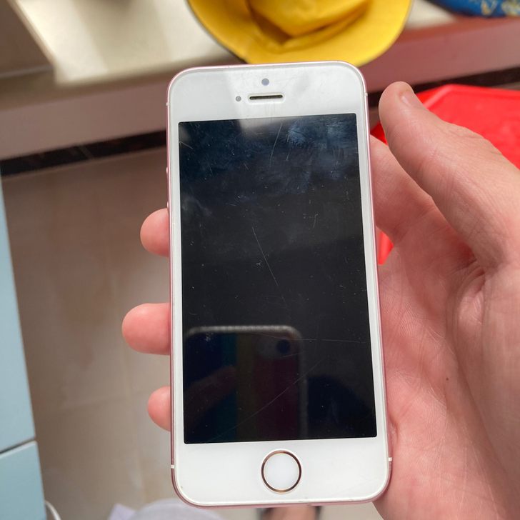 iPhonese，苹果se一代，我现在高三...