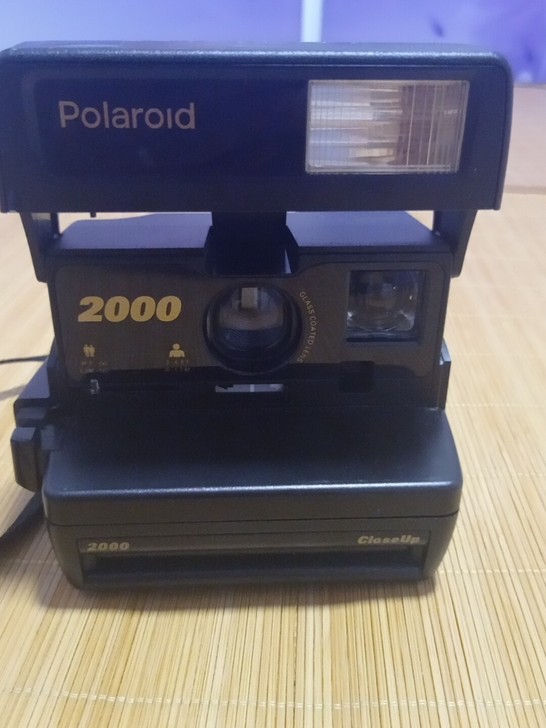 宝丽来2000相机，功能正常，二手物品签收...