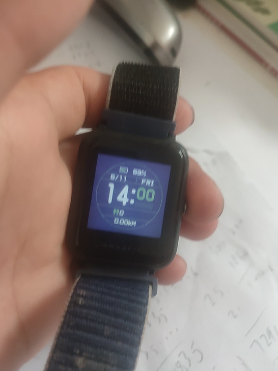 华米青春版一代手表。买来一年多了,平常用的...