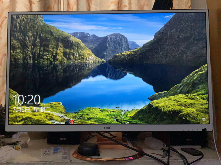 惠科32寸高清电脑显示器
