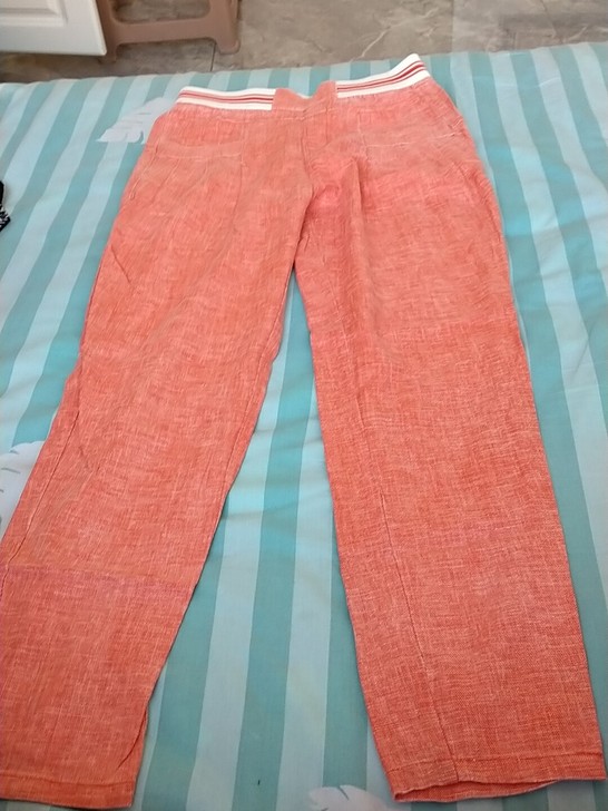 麻料裤子,喜欢的就拍,给个邮费就卖,九成新...