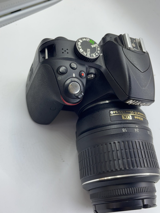 尼康D3300套机18-55，外观如图，功...