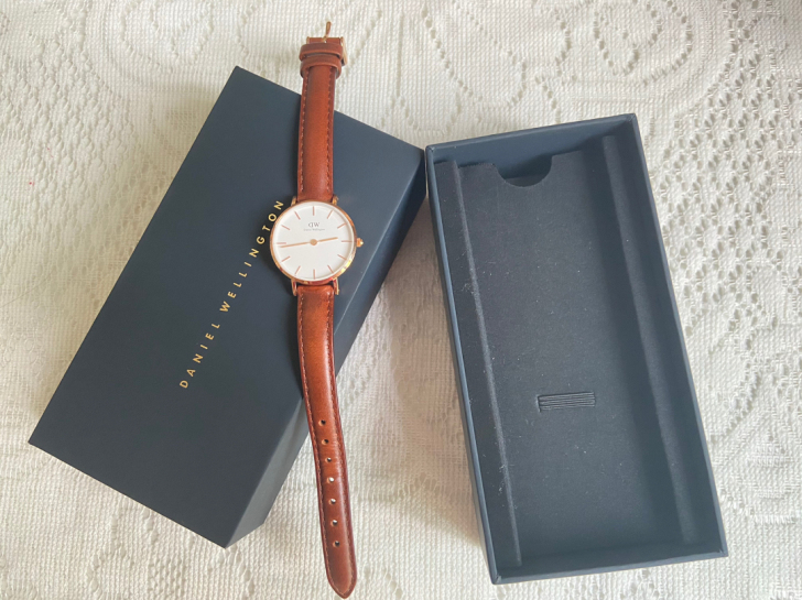 全新闲置dw女士手表 家人送的 拆了吊牌...