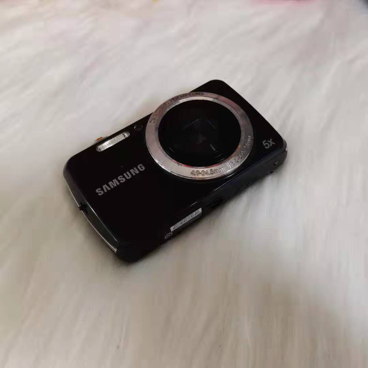 三星PL20是一款时尚卡片机，在性能上也属...