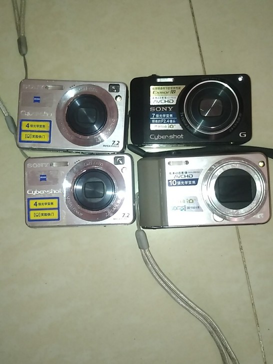 4个索尼相机，两个有电池的能开机，但是扇叶...