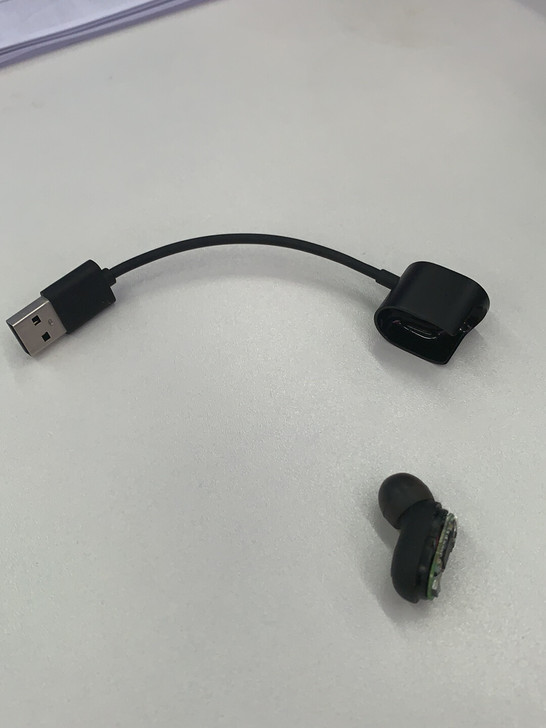 小米官网购买，小米蓝牙耳机，成色如图，功能...