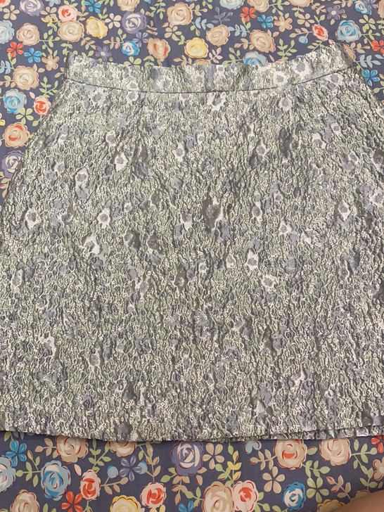 浅绿色包臀裙，我自己特别喜欢的一款，奈何胖...