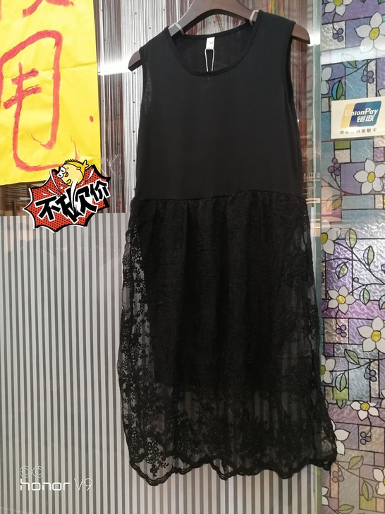 全新的黑色打底裙天丝棉拼接雷丝，二手货灰色...