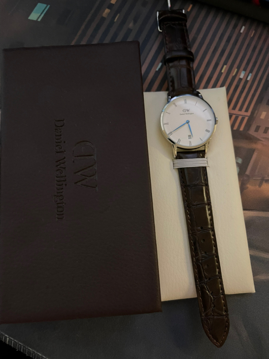DW手表  女表家里闲置一次没带全新 就是...