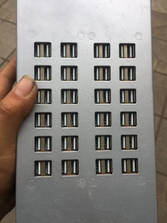 多口USb手机充电器，挂机电源，正常使用，...