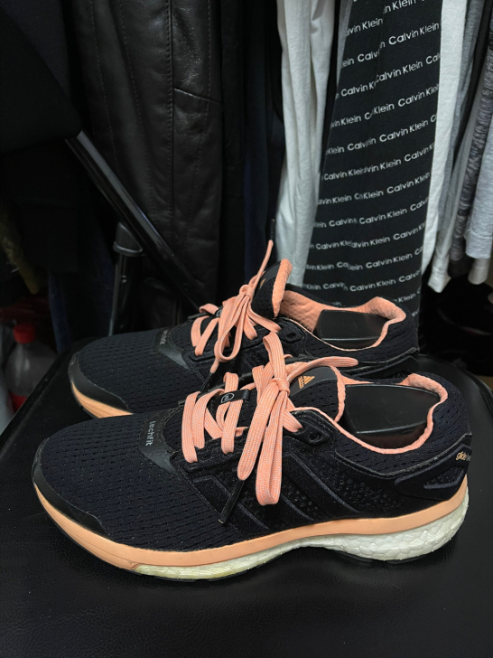 正品 ，Adidas 女子减震跑步鞋-36...