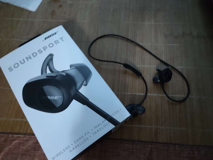 bose soundsport，全套配件都...