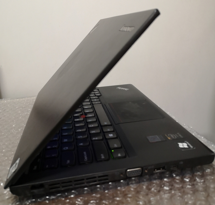 ThinkPad X240s笔记本电脑