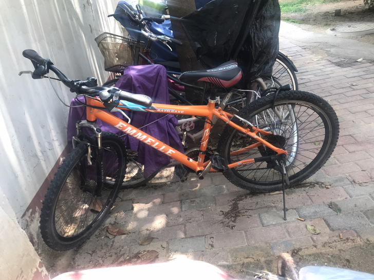 正品阿米尼山地车自行车，铝合金车架，26寸...