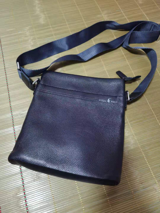 polo男士品牌单肩包，皮挺好，高26cm...