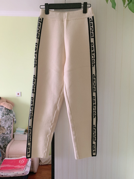 新款针织裤弹力修身显瘦舒适弹力感兴趣的话点...