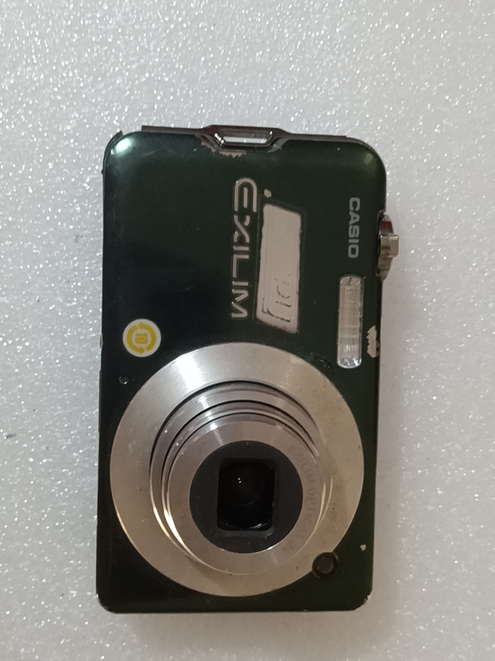 卡西欧S12数码相机,货场拿回来的,没电池...