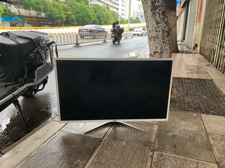 冠捷32寸超薄液晶显示器 清一色20台 需...