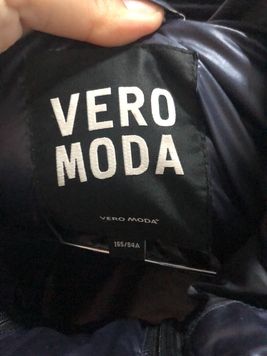 VERO MODA女式短款，羽绒服165码...