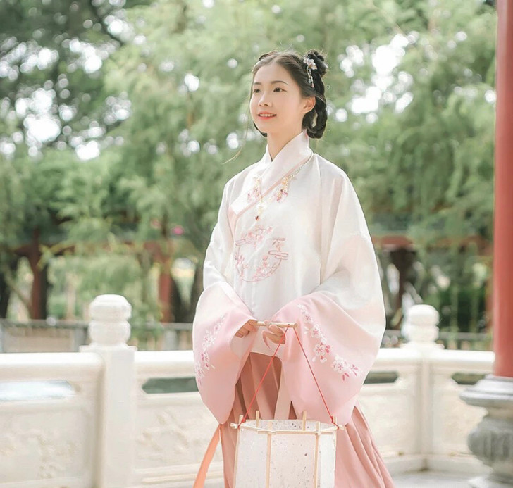 汉尚华莲传统汉服女交领袄裙齐腰山桃渐变印襦裙