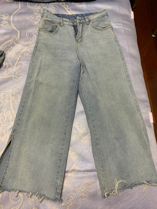 浅色牛仔裤 直筒 侧面开衩 适合夏天穿 面...