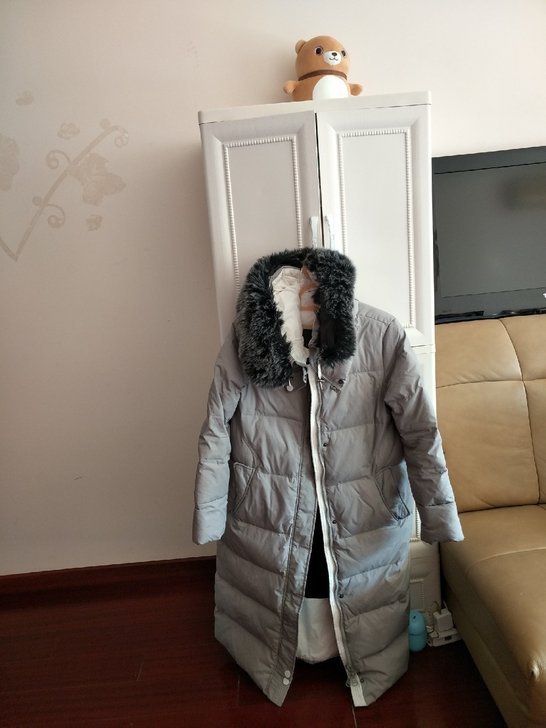 9新L码白鸭绒长羽绒服,灰色大气,款式新颖...