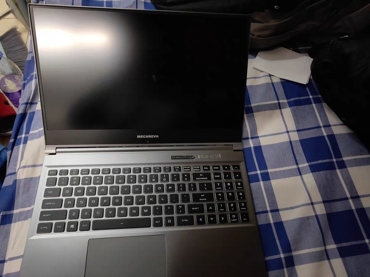 机械革命银色蛟龙 R7-4800H,RTX...