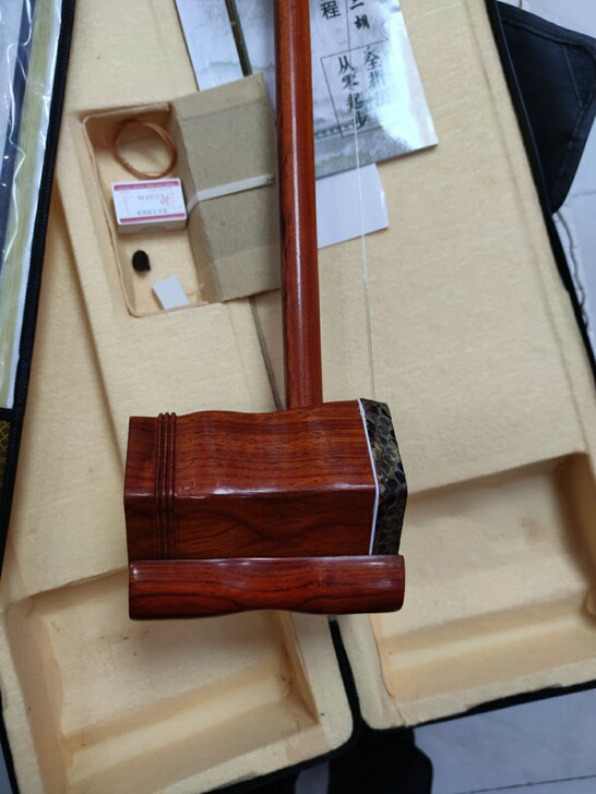 琴行闲置二胡全新未使用,原价2200 全新...