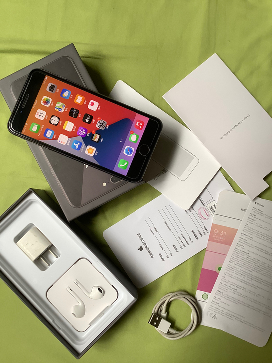 iphone 8 plus 64G 国行。...