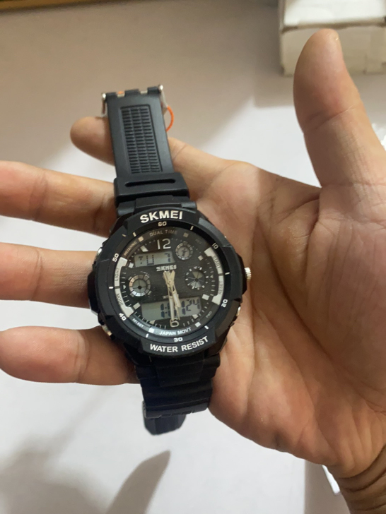 运动手表 朋友送的 没戴过 有吊牌 包邮乱...