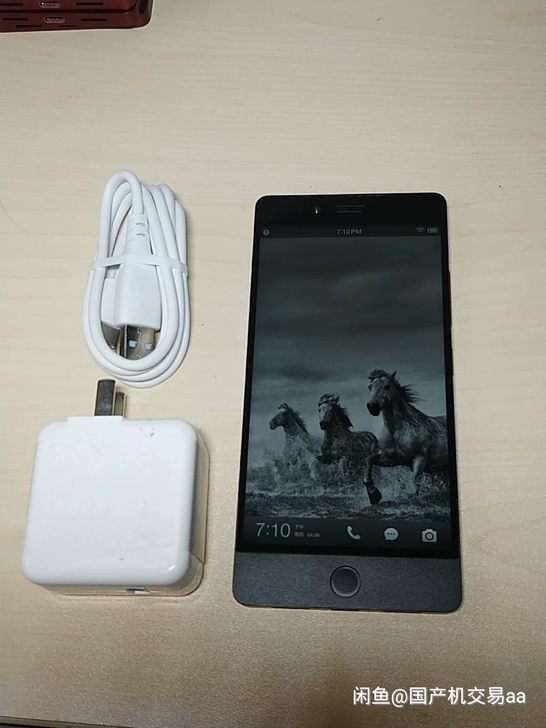 坚果pro手机4+128g顶配，黑色，红色...