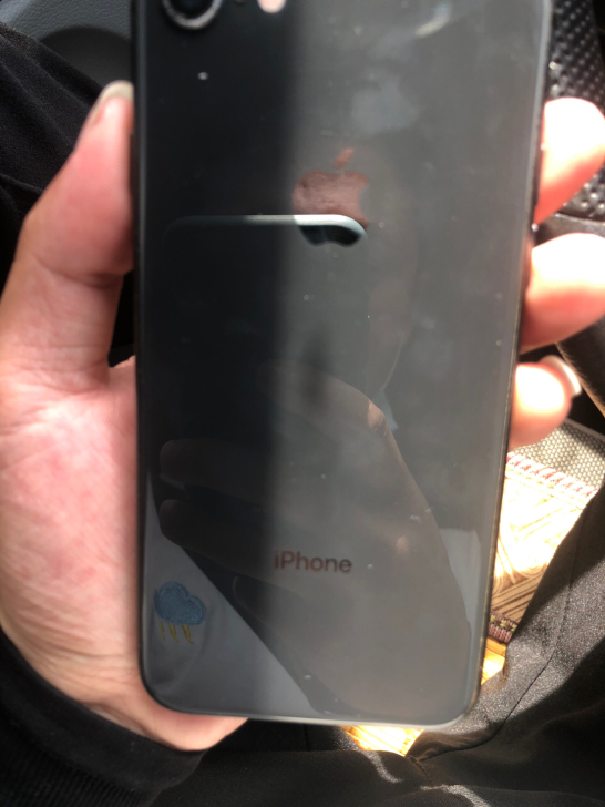 8成新苹果8 黑解机,可以移动联通卡,不...